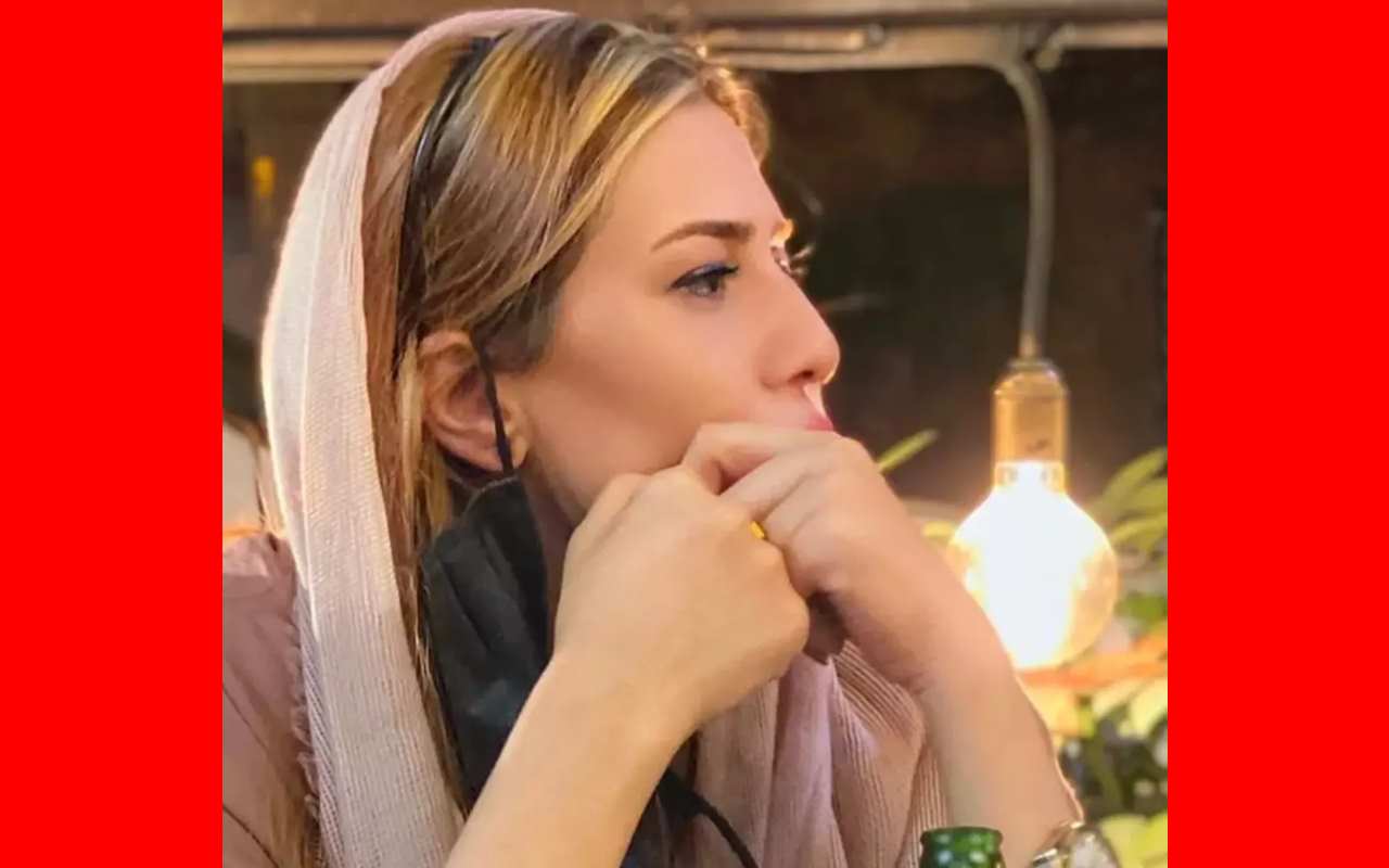 بیوگرافی و عکس مانا اصلان پور هنرمند و بازیگر