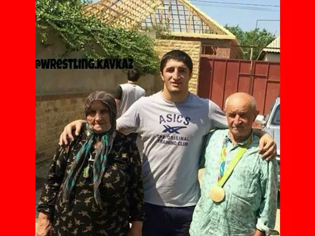 بیوگرافی عبدالرشید سعدالله اف تانک روسی عکس و پدر و مادر