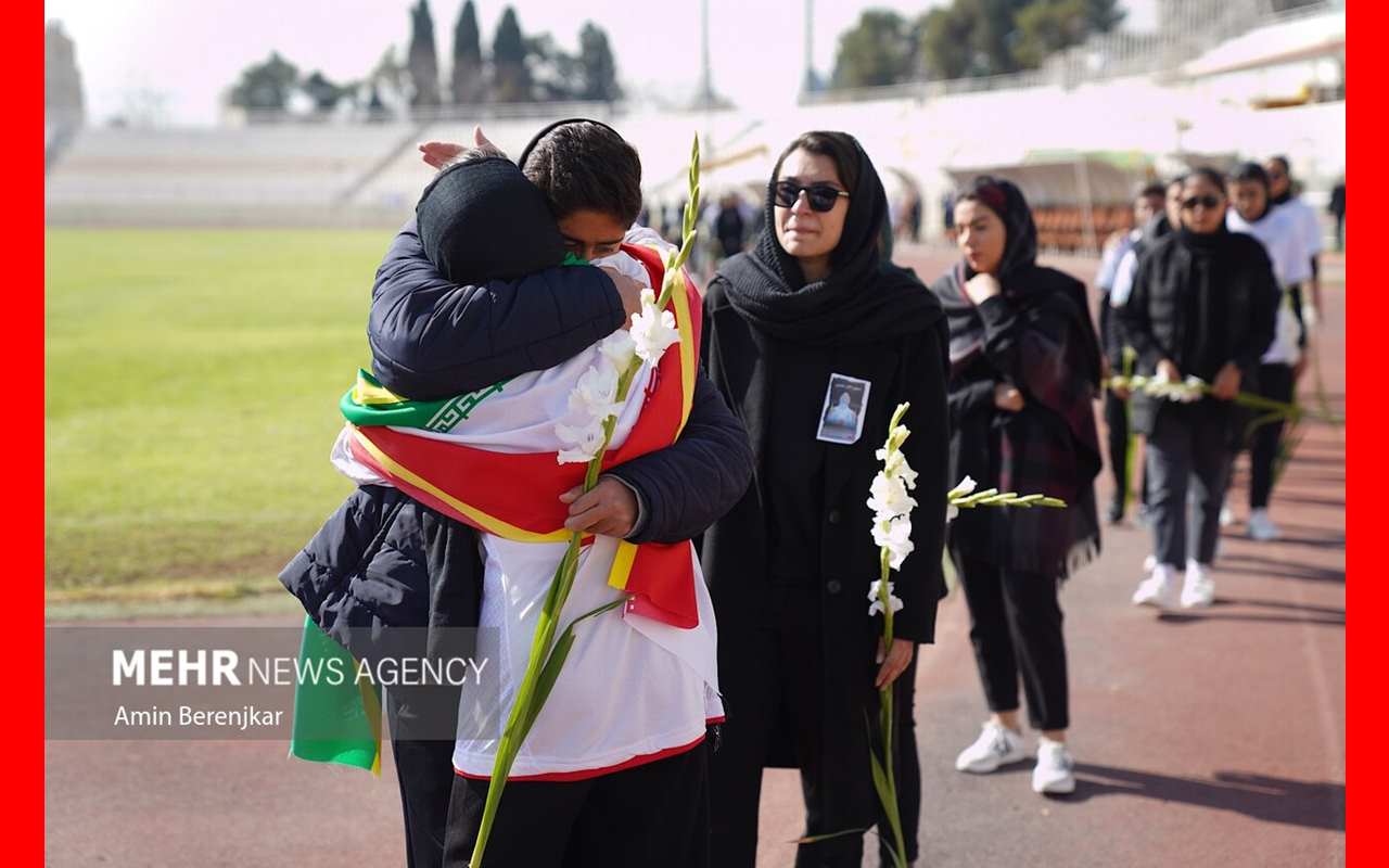 مراسم تشییع ملیکا محمدی در ورزشگاه حافظیه شیراز