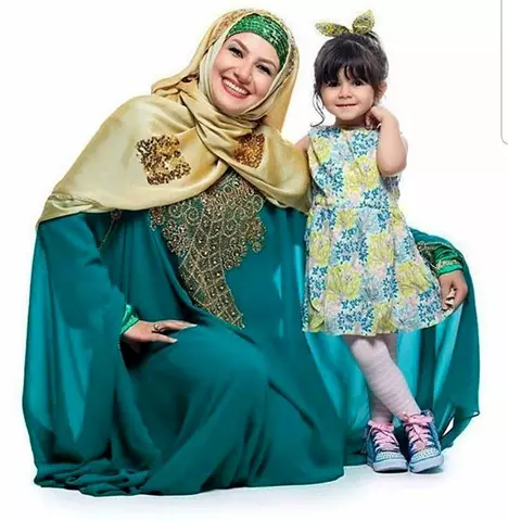 ملیکا زارعی خواهر مریلا زارعی بازیگر سینما و تلویزیون کشورمان است.