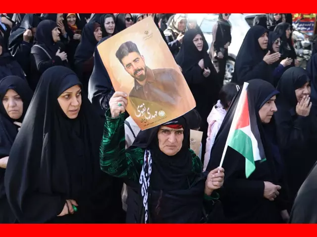تصاویر مراسم تشییع پیکر شهید مهدی نقوی در بروجرد