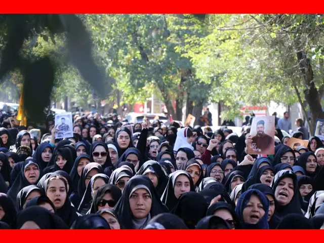 تصاویر مراسم تشییع پیکر شهید مهدی نقوی در بروجرد