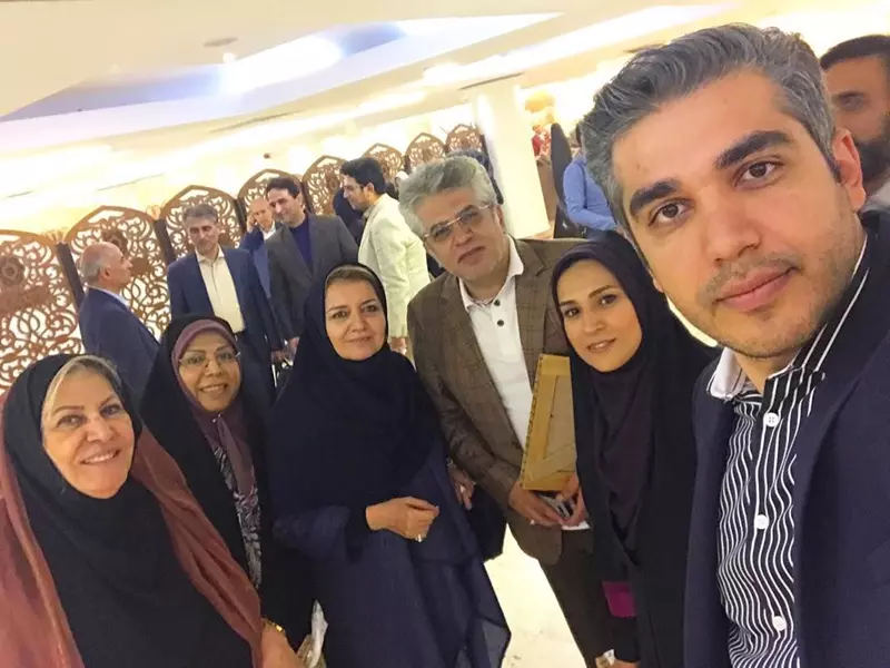عکس های زهرا چخماقی خبرنگار صداوسیما و همسرش و پدر و مادرش